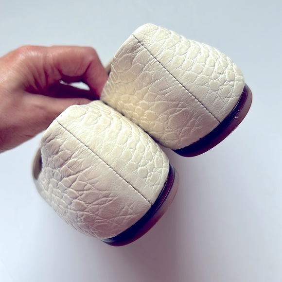 Tory Burch Georgia Croc-Embossed Cream Loafers 9.5 - Picture 8 of 12